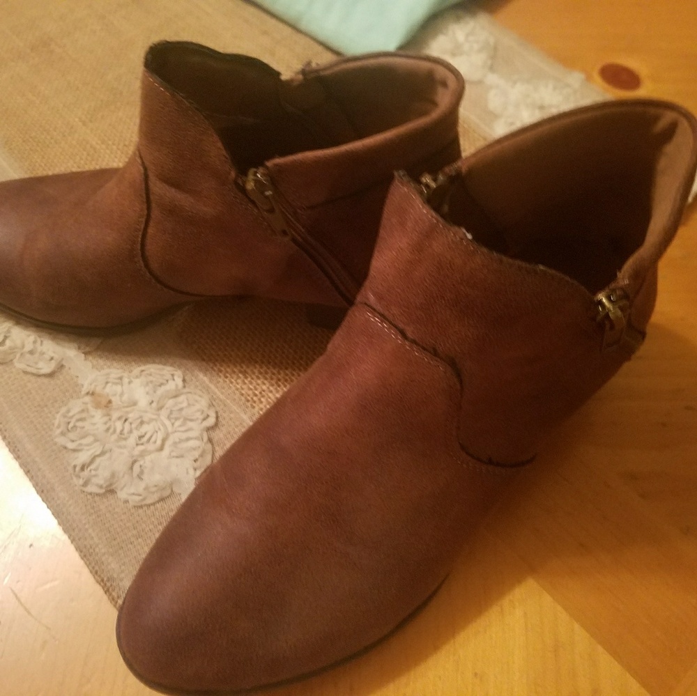 Ladies size 7 booties
